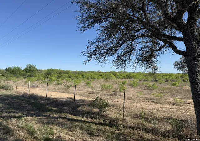 4th image of 000 Cr 426, Jourdanton, TX 78026 | MLS# 1960807