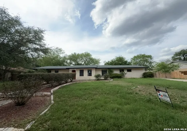 Photo 1 of Single family home for sale at 202 Shalimar Dr, Castle Hills, TX 78213 | MLS# 1960877 | Listing updated on 2026-09-03
