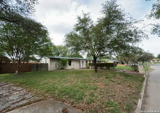 Photo 2 of Single family home for sale at 202 Shalimar Dr, Castle Hills, TX 78213 | MLS# 1960877 | Listing updated on 2026-09-03