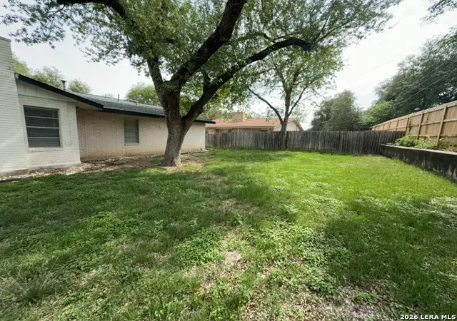 Photo 3 of Single family home for sale at 202 Shalimar Dr, Castle Hills, TX 78213 | MLS# 1960877 | Listing updated on 2026-09-03