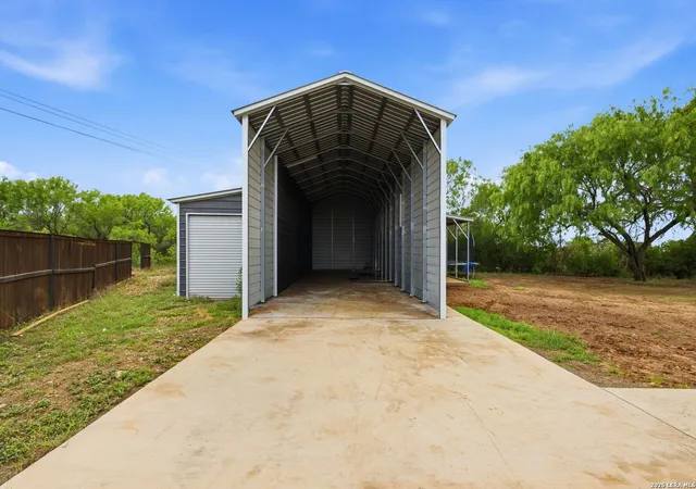 28th image of 202 Bryan Dr, Jourdanton, TX 78026 | MLS# 1960893
