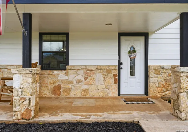 3rd image of 202 Bryan Dr, Jourdanton, TX 78026 | MLS# 1960893