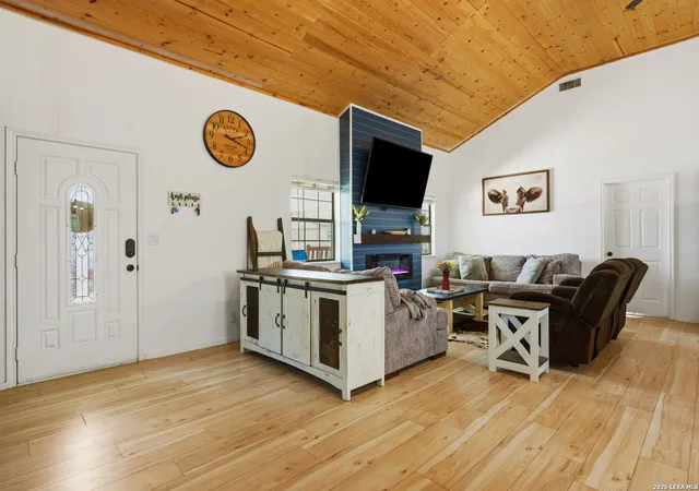5th image of 202 Bryan Dr, Jourdanton, TX 78026 | MLS# 1960893