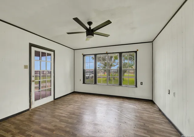 Photo 3 of Single family home for sale at 517 Center St, Marion, TX 78124 | MLS# 1960926 | Listing updated on 2026-08-03