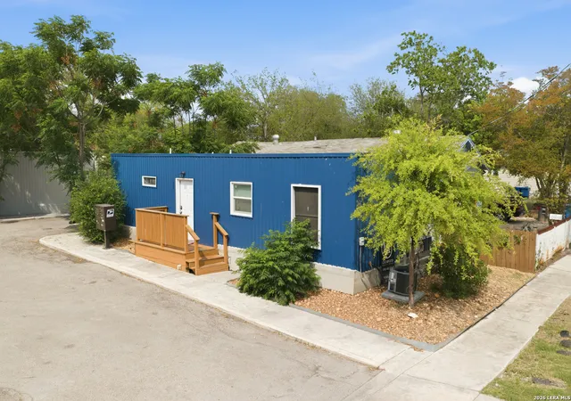 Photo 3 of Multi family home for sale at 1033 Rivas, San Antonio, TX 78207 | MLS# 1960938 | Listing updated on 2026-05-29