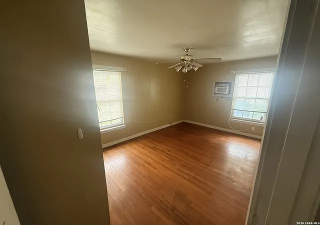 Photo 4 of Single family home for sale at 470 E Amber St, San Antonio, TX 78221 | MLS# 1961030 | Listing updated on 2026-05-05