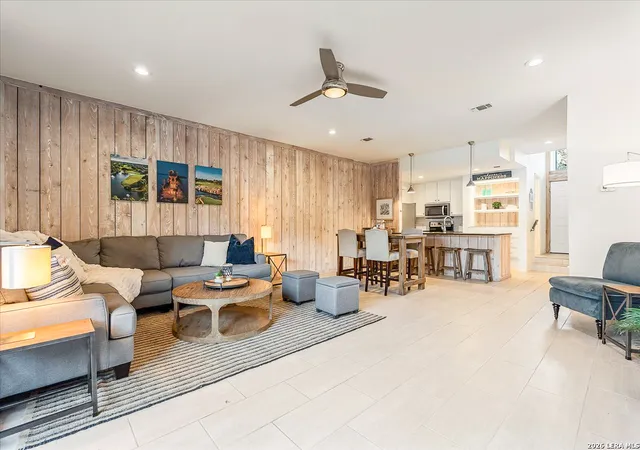 Homes for sale in Horseshoe Bay, TX | 613 Hi Circle North #E #E, Horseshoe Bay, TX 78657 | MLS# 1961051