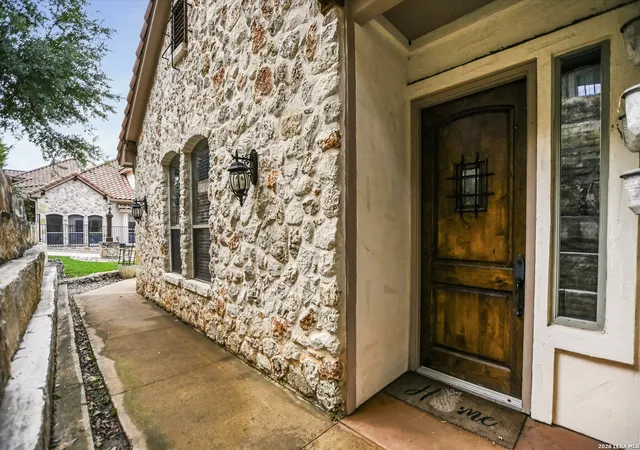 2nd image of 207 Enclave Cir, Horseshoe Bay, TX 78657 | MLS# 1961079