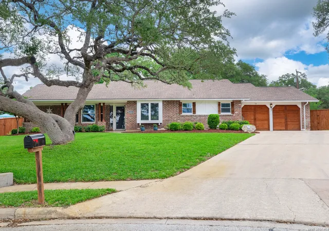 Photo 3 of Sale Pending at 1252 Abbotsbury, Universal City, TX 78148 | MLS# 1961151 | Listing updated on 2026-05-04
