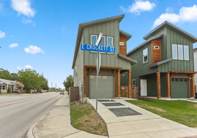 Photo 3 of Single family home for sale at 1962 E Crockett, San Antonio, TX 78202 | MLS# 1961154 | Listing updated on 2026-08-30