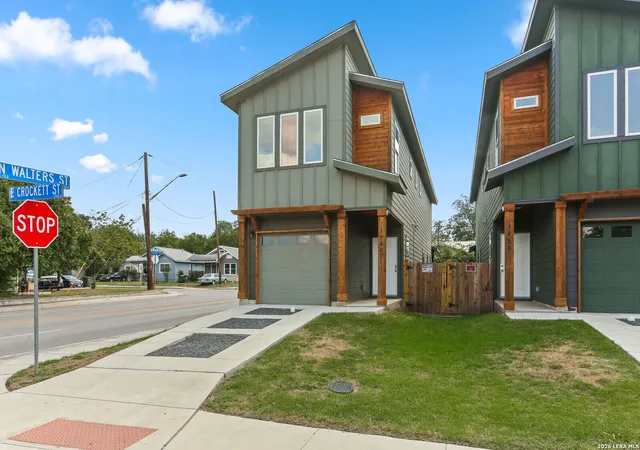Photo 1 of Single family home for sale at 1962 E Crockett, San Antonio, TX 78202 | MLS# 1961154 | Listing updated on 2026-08-30
