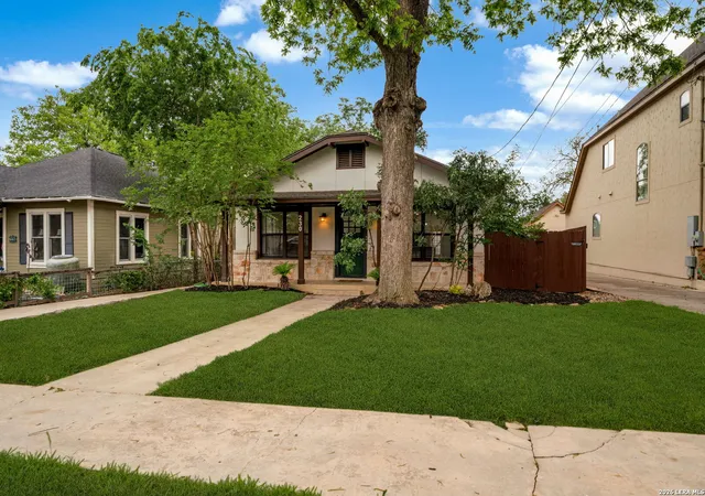 Photo 3 of Single family home for sale at 230 Normandy Ave, Alamo Heights, TX 78209 | MLS# 1961184 | Listing updated on 2026-04-30