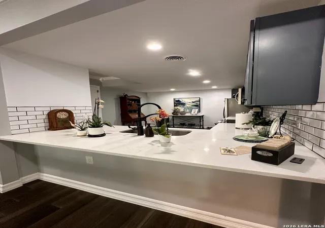 4th image of 7709 Broadway, San Antonio, TX 78209