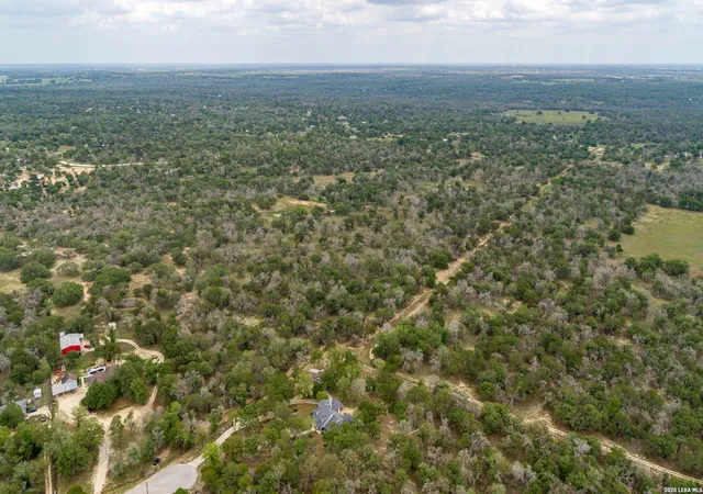 2nd image of 132 Roemer Ln W, Floresville, TX 78114 | MLS# 1961238