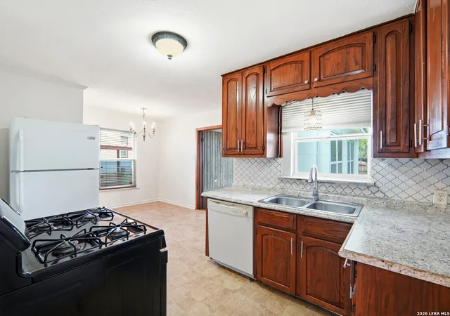 Homes for sale in San Antonio, TX | 1311 W Rosewood Ave, San Antonio, TX 78201 | MLS# 1961283