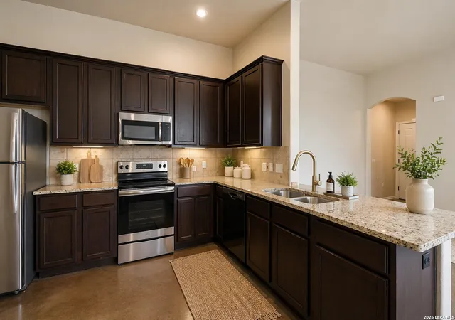 5th image of 402 Joanne Loop, Buda, TX 78610