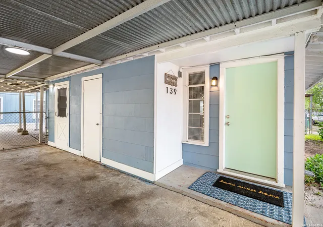 3rd image of 139 W Academy St, San Antonio, TX 78226 | MLS# 1961414