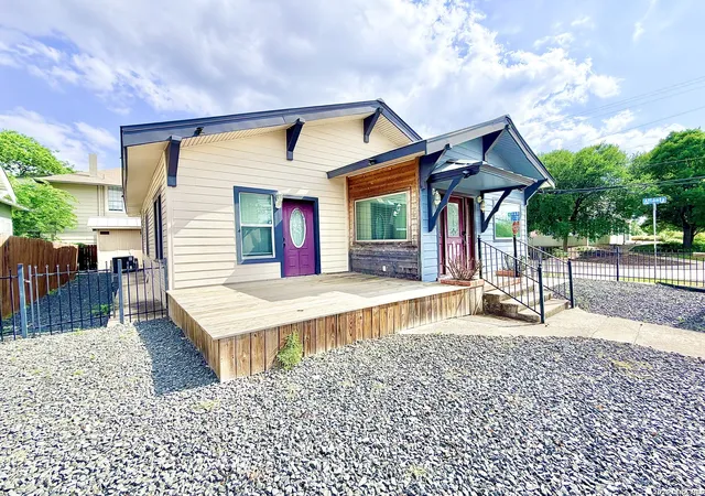 4th image of 702 E Euclid Ave, San Antonio, TX 78212 | MLS# 1961455