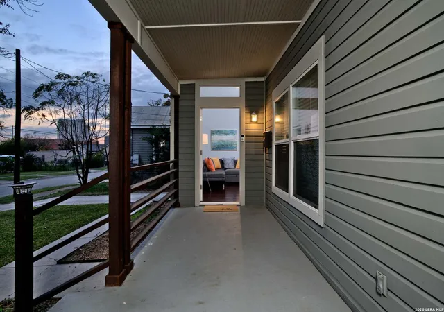 Photo 3 of Sale Pending at 521 Dawson St, San Antonio, TX 78202 | MLS# 1961458 | Listing updated on 2026-08-11