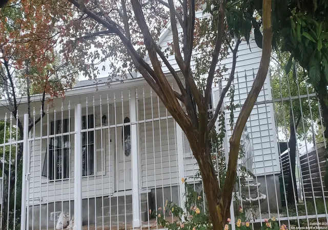 2nd image of 622 W Baylor, San Antonio, TX 78204 | MLS# 1961486