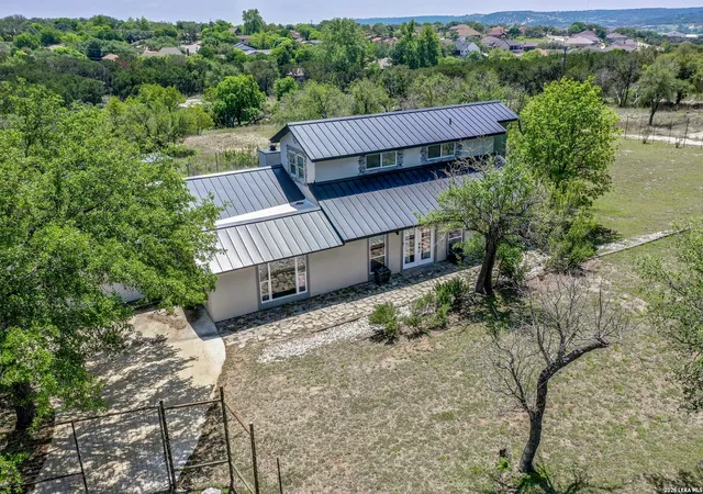 3rd image of 193 Doris Dr, Kerrville, TX 78028 | MLS# 1961504