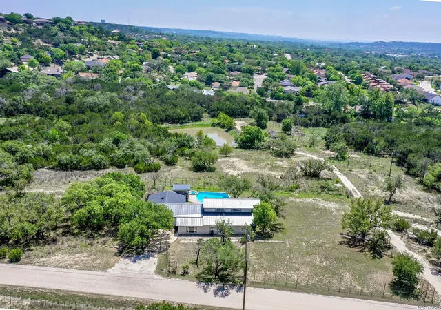 4th image of 193 Doris Dr, Kerrville, TX 78028 | MLS# 1961504