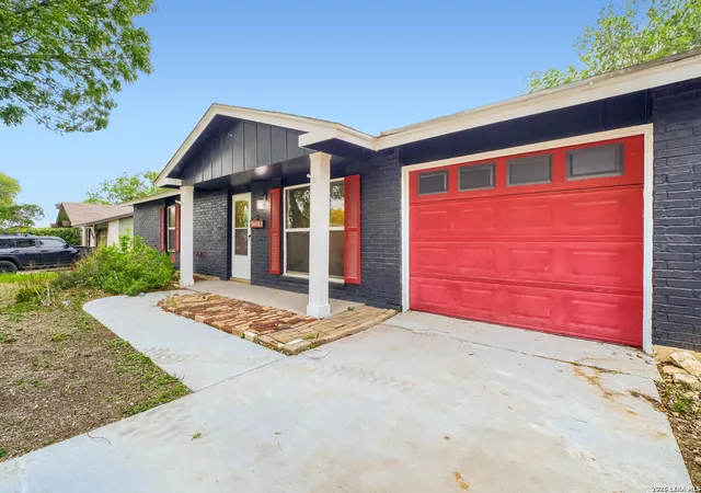 Photo 3 of Single family home for sale at 12006 El Sendero St, San Antonio, TX 78233 | MLS# 1961522 | Listing updated on 2026-09-12
