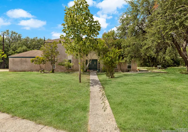 5th image of 13711 Hunters Moss, San Antonio, TX 78230 | MLS# 1961574