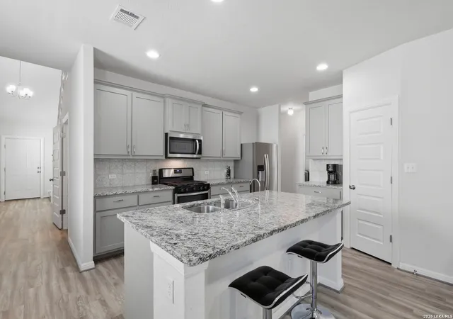 Photo 4 of Single family home for sale at 15055 Summer Lynn Pl, San Antonio, TX 78217 | MLS# 1961615 | Listing updated on 2026-06-25