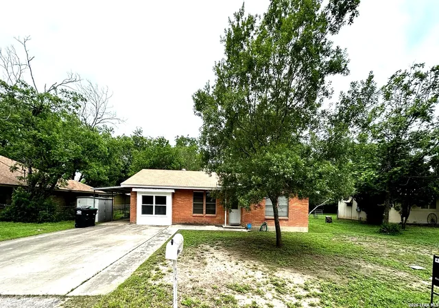 2nd image of 809 Florence St, Castroville, TX 78009 | MLS# 1961642