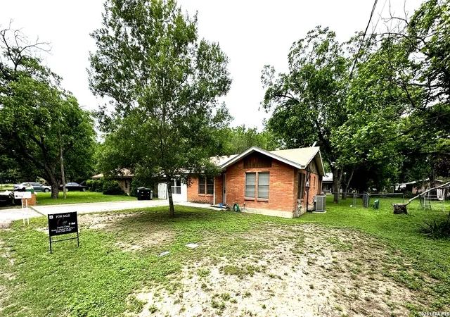 25th image of 809 Florence St, Castroville, TX 78009 | MLS# 1961642