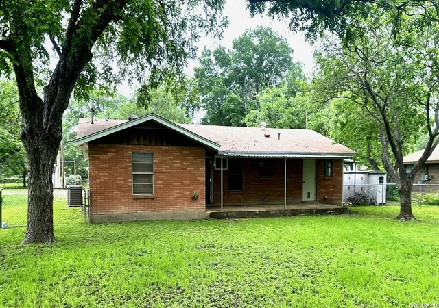 3rd image of 809 Florence St, Castroville, TX 78009 | MLS# 1961642