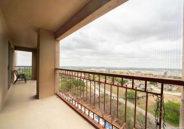 Homes for sale in San Antonio, TX | 1 Towers Park Lane, San Antonio, TX 78209 | Houzeo