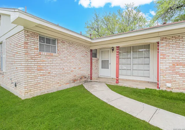 Photo 3 of Single family home for sale at 4714 Allegheny Dr, San Antonio, TX 78229 | MLS# 1961735 | Listing updated on 2026-07-03