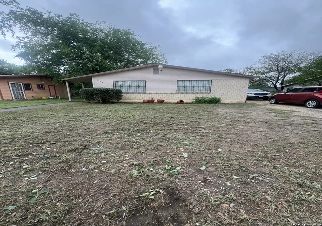 Photo 1 of Single family home for sale at 214 Felps Blvd, San Antonio, TX 78221 | MLS# 1961741 | Listing updated on 2026-04-30