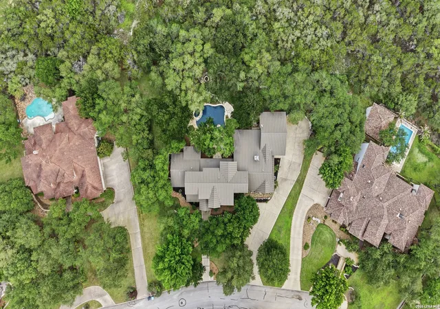 2nd image of 82 Champion Clf, San Antonio, TX 78258 | MLS# 1961751