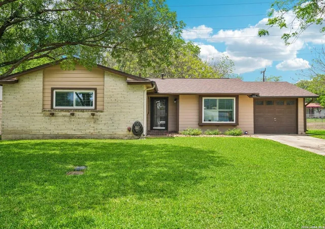 Homes for sale in Universal City, TX | 915 Horseshoe Trl, Universal City, TX 78148 | MLS# 1961797