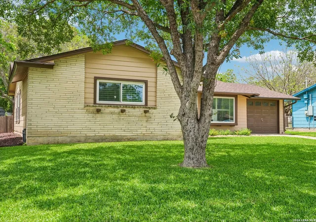 Homes for sale in Universal City, TX | 915 Horseshoe Trl, Universal City, TX 78148 | MLS# 1961797