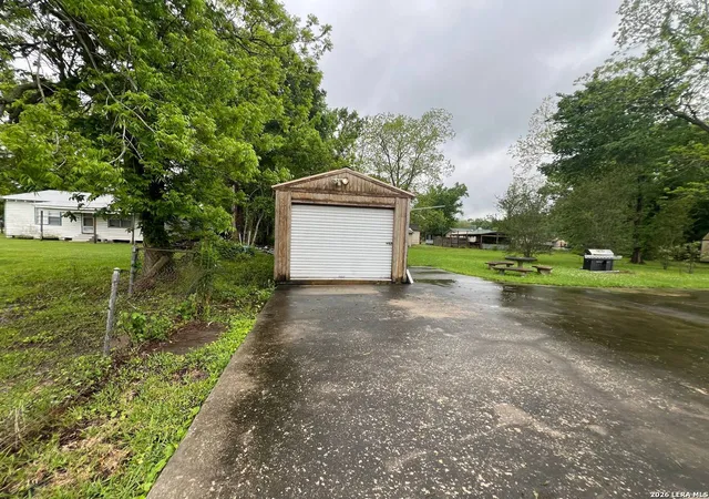 23rd image of 104 W Main, Liberty, TX 77575 | MLS# 1961849
