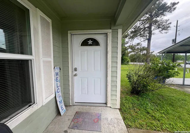 3rd image of 104 W Main, Liberty, TX 77575 | MLS# 1961849