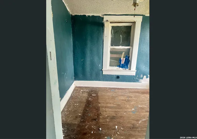 Photo 3 of Single family home for sale at 214 N Palmetto, San Antonio, TX 78202 | MLS# 1961857 | Listing updated on 2026-08-07