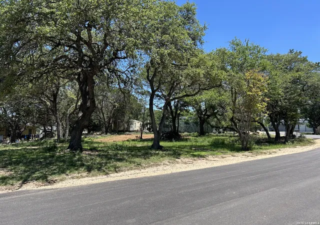 3rd image of 301 Greenwood St, Canyon Lake, TX 78133 | MLS# 1961909