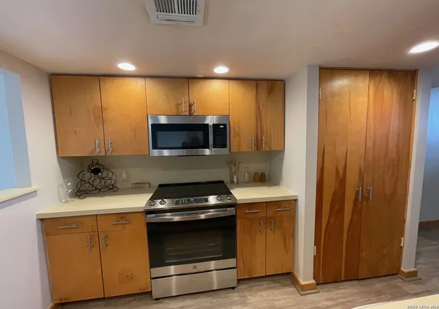 3rd image of 1012 Guadalupe St #3B, Kerrville, TX 78028 | MLS# 1961929