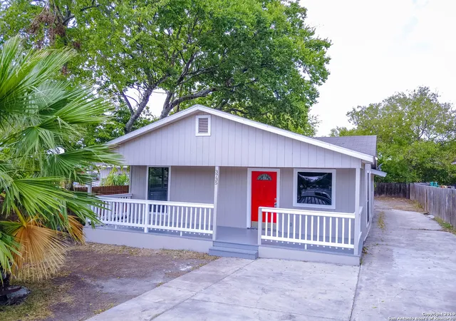 Photo 1 of Single family home for sale at 3735 Commercial Ave, San Antonio, TX 78221 | MLS# 1961966 | Listing updated on 2026-05-16