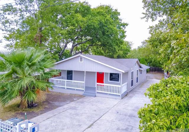 Photo 2 of Single family home for sale at 3735 Commercial Ave, San Antonio, TX 78221 | MLS# 1961966 | Listing updated on 2026-05-16