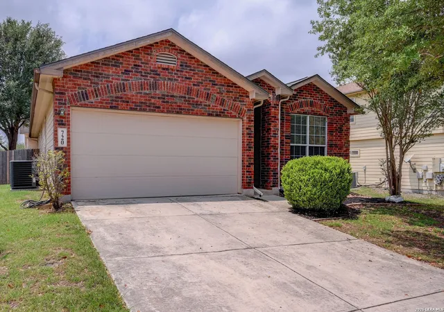 Photo 4 of Single family home for sale at 720 Hollow Ridge, Schertz, TX 78154 | MLS# 1962017 | Listing updated on 2026-09-09