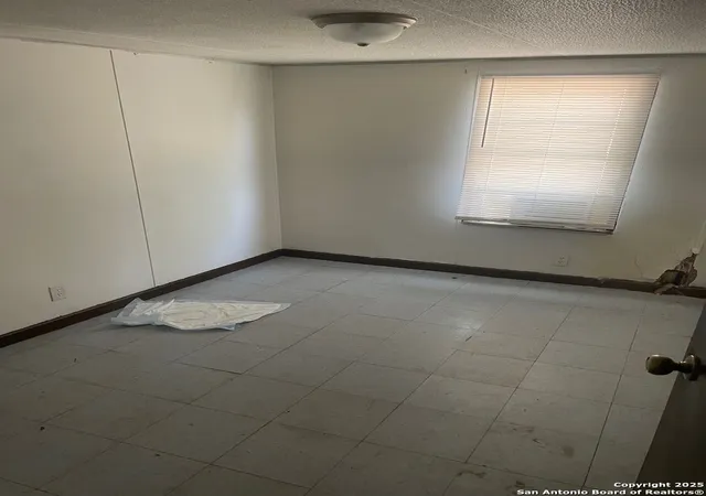 15th image of 17189 Benton City Rd, Von Ormy, TX 78073 | MLS# 1962030