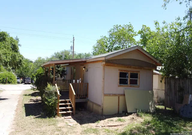 Photo 2 of Multi family home for sale at 128 Winship Rd, Pleasanton, TX 78064 | MLS# 1962034 | Listing updated on 2026-09-05