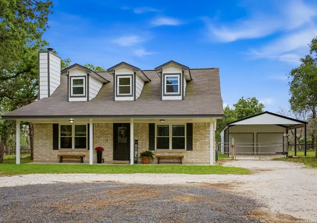Photo 2 of Sale Pending at 206 S Palo Alto Dr, Floresville, TX 78114 | MLS# 1962069 | Listing updated on 2026-09-22