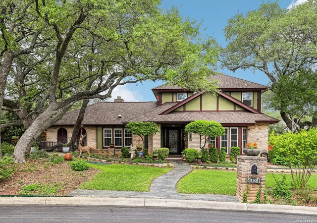 Photo 1 of Sale Pending at 1731 Royal Crescent St, San Antonio, TX 78231 | MLS# 1962092 | Listing updated on 2026-05-16